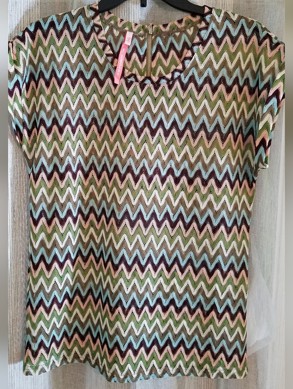 Cute Blouse With Zigzag Pattern And Zipper At Back⁹